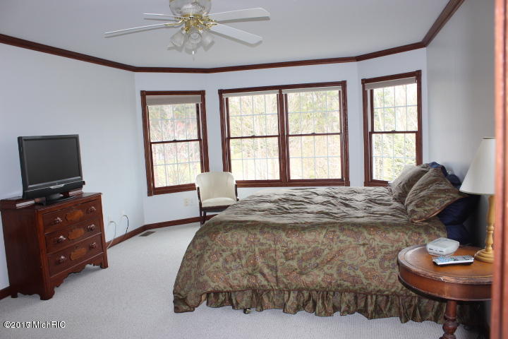 1115 Red Apple Road Manistee, MI 49660 - Photo 13 of 40 20160420180502974535000000-o
