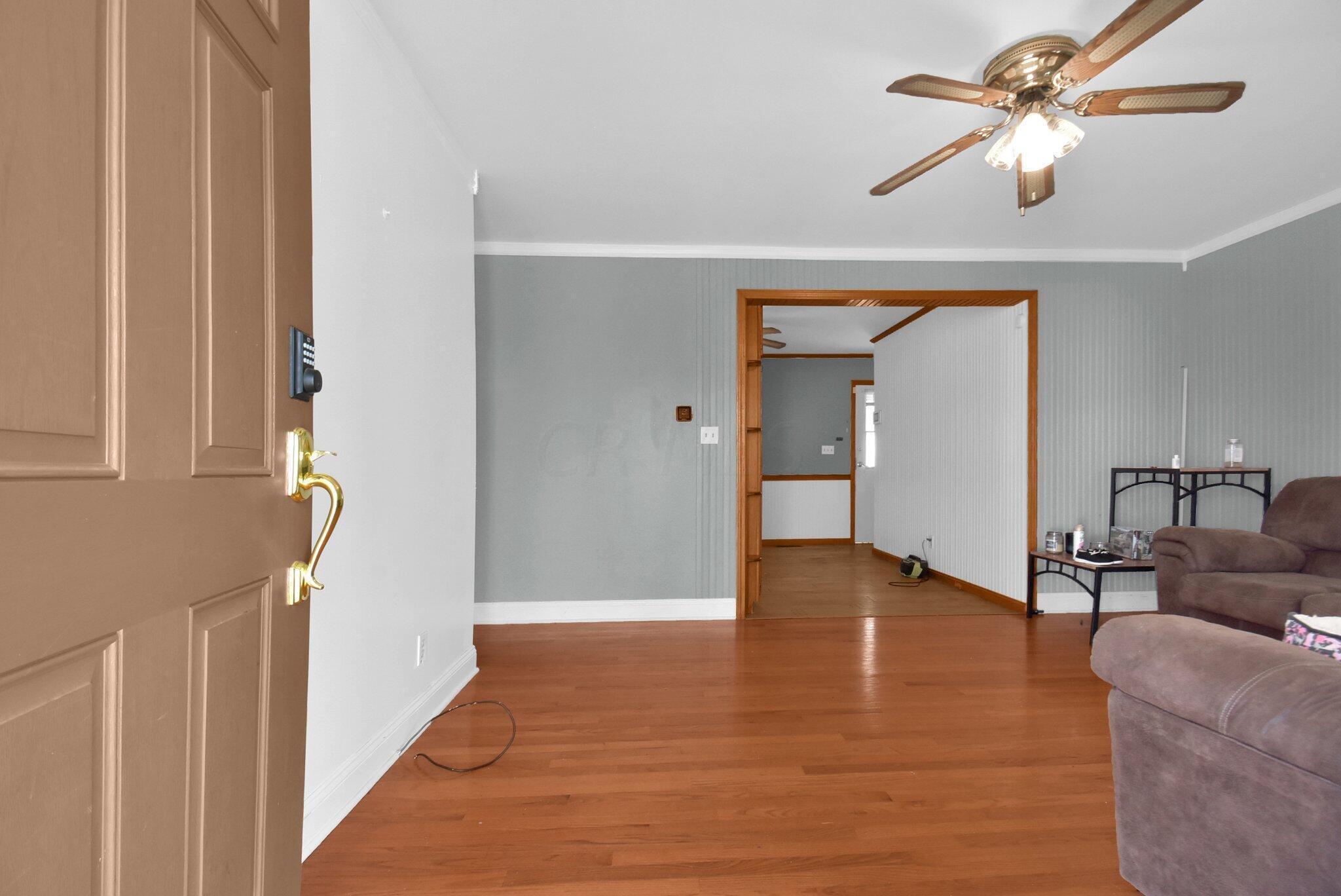 5178 Fairlane Road Columbus, OH 43207 - Photo 9 of 29 Entry