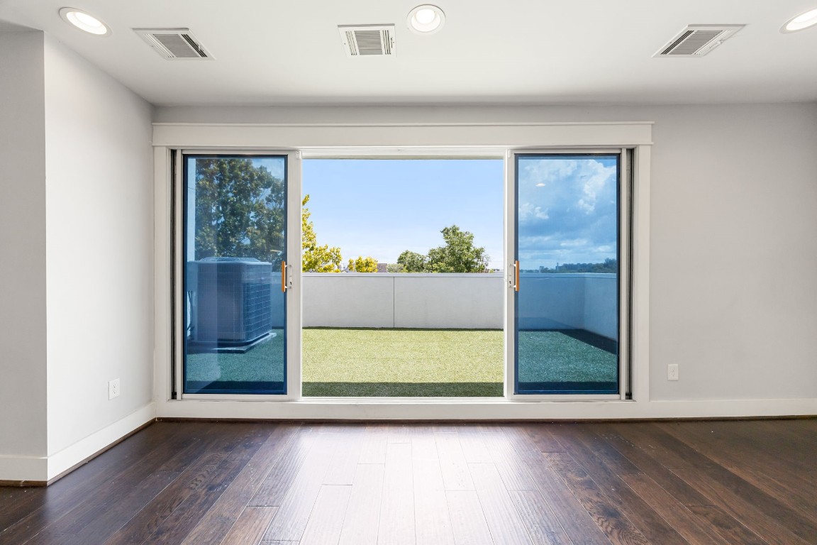 904 West 25th Street, Unit D Houston, TX 77008 - Photo 5 of 27