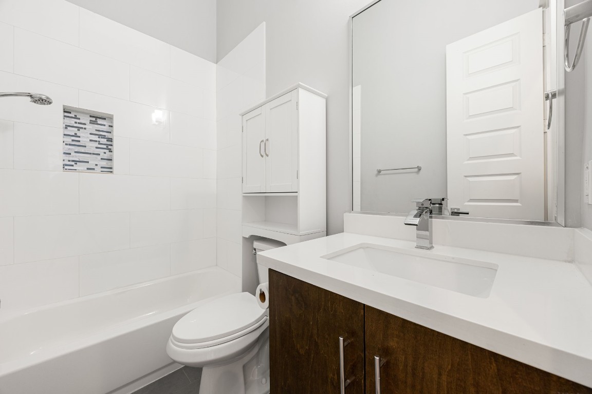 904 West 25th Street, Unit D Houston, TX 77008 - Photo 7 of 27