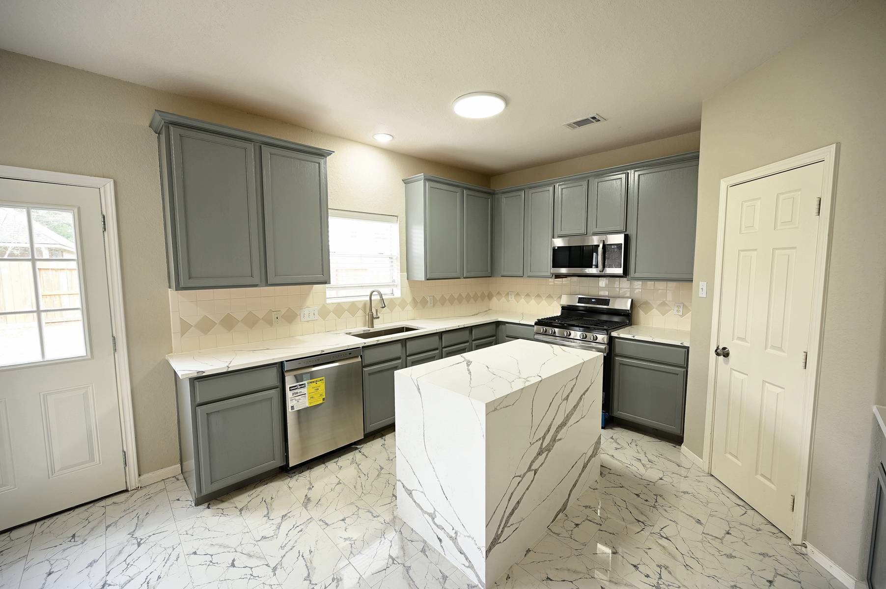 4714 Country Spring Road Houston, TX 77084 - Photo 9 of 28