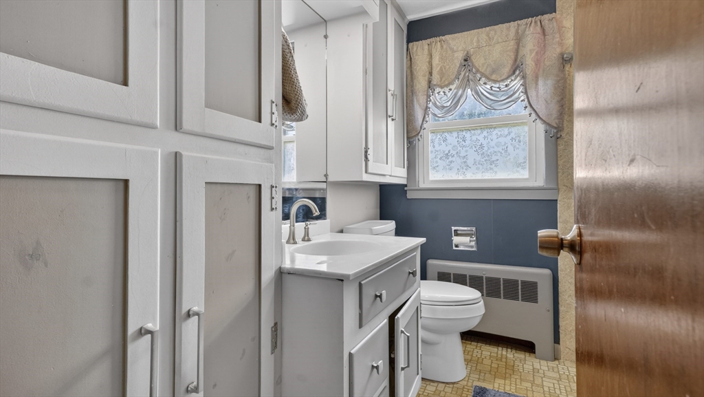 31 Shaker Road Westfield, MA 01085 - Photo 19 of 36