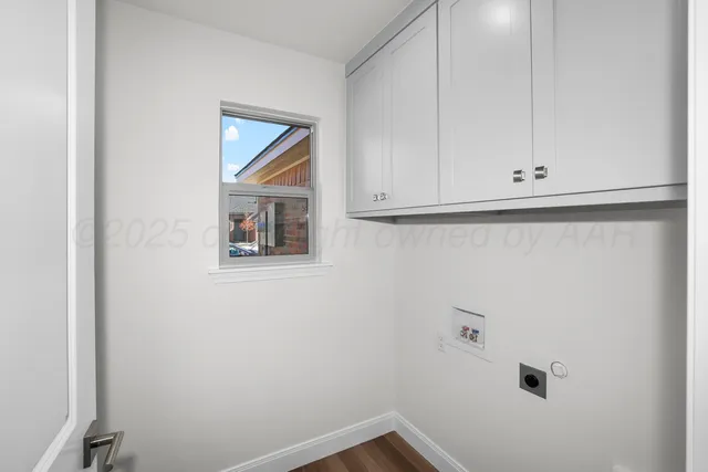 a view of entryway door