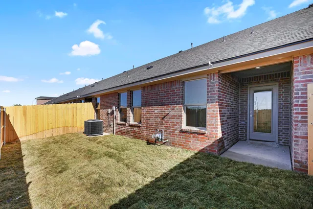 $2,295 | 7614 Woodford Avenue, Amarillo, TX 79118