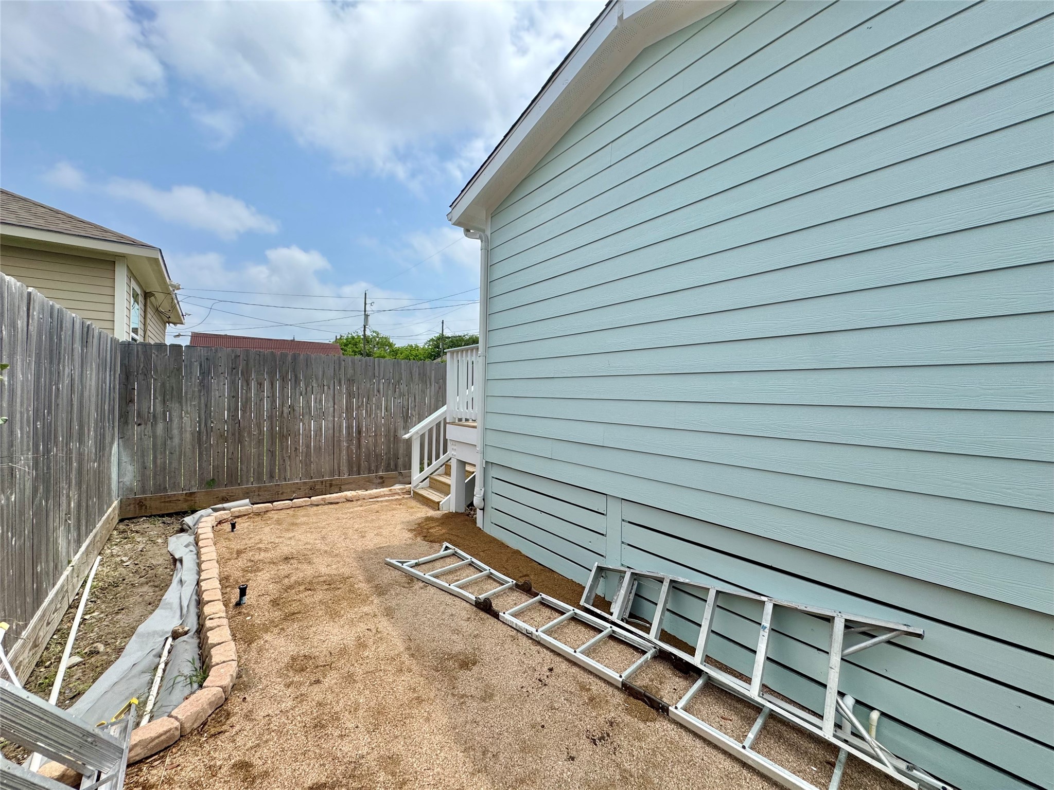 1312 35th Street Galveston, TX 77550 - Photo 30 of 32 a backyard of a house
