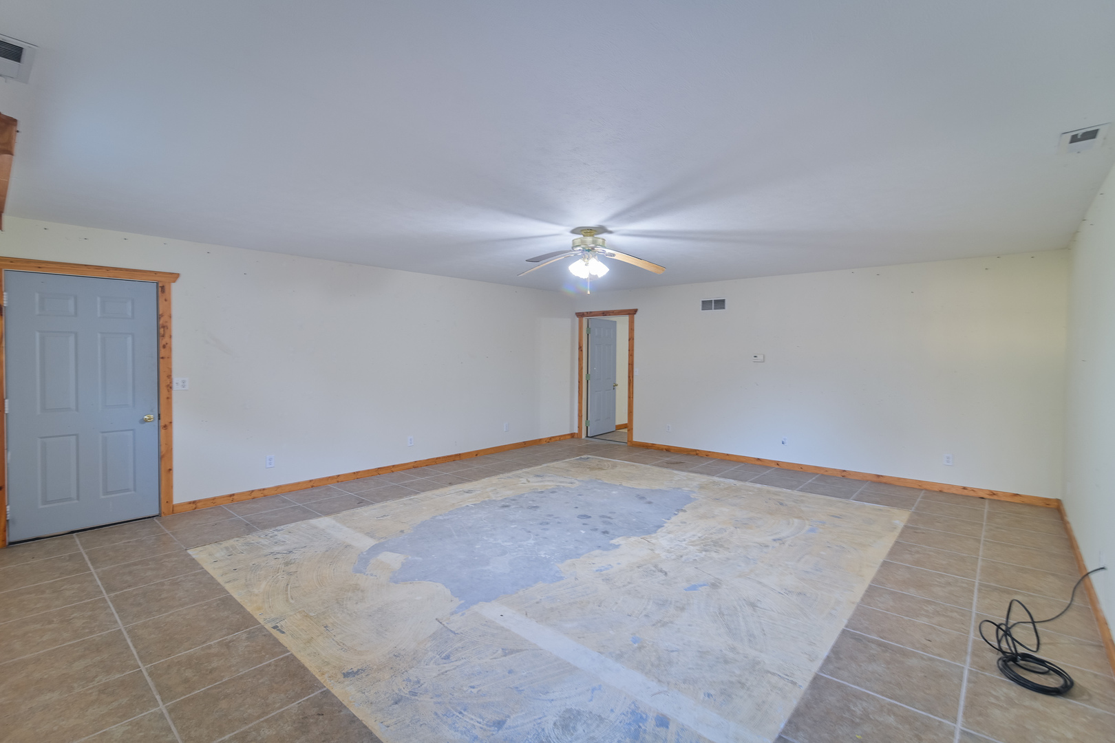 9220 Heritage Road Clinton, IL 61727 - Photo 29 of 37 a view of an empty room