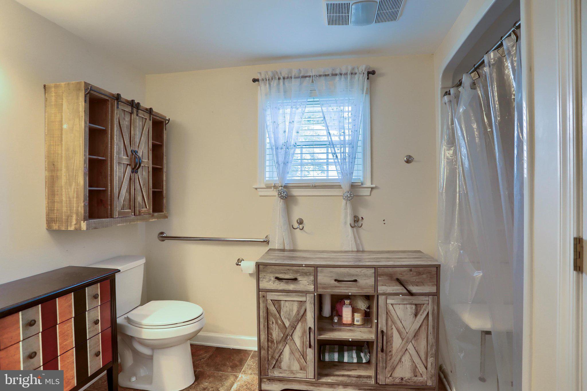 1945 Spring Road Carlisle, PA 17013 - Photo 18 of 33 Gallery Image 18