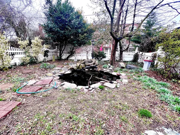 $828,000 | 2561 Eastchester Road | Pelham Gardens