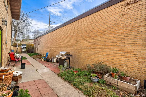 $1,500 | 422 South Clarkson Street, Unit 4, Denver, CO 80209