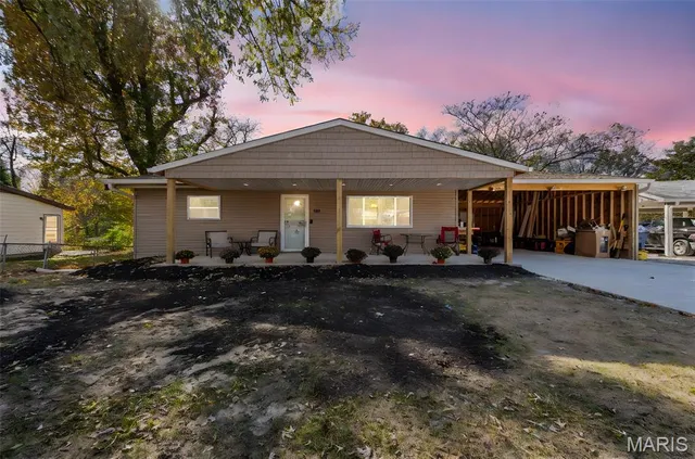 $299,990 | 308 Crosby Drive, Gray Summit, MO 63039