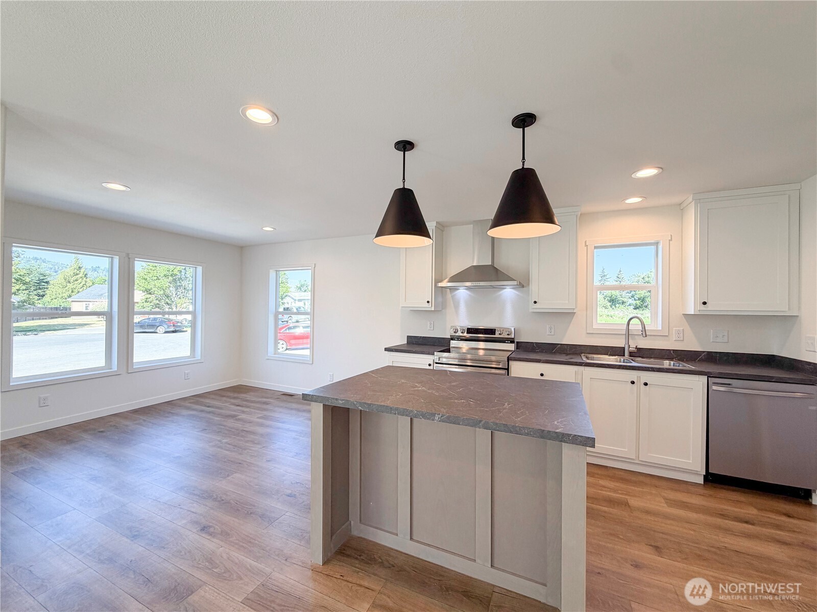 4565 Windemere Street Longview, WA 98632 - Photo 4 of 14