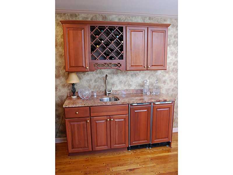 550 Miranda Road Upper St. Clair, PA 15241 - Photo 7 of 25 Den/Family/Great Room. Beautiful granite bar great for serving and storing entertainment accessories