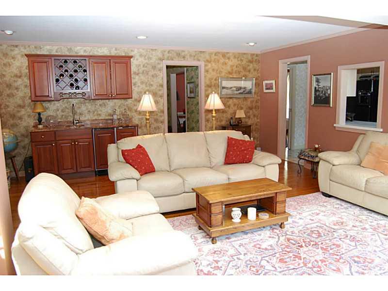 550 Miranda Road Upper St. Clair, PA 15241 - Photo 8 of 25 Den/Family/Great Room.