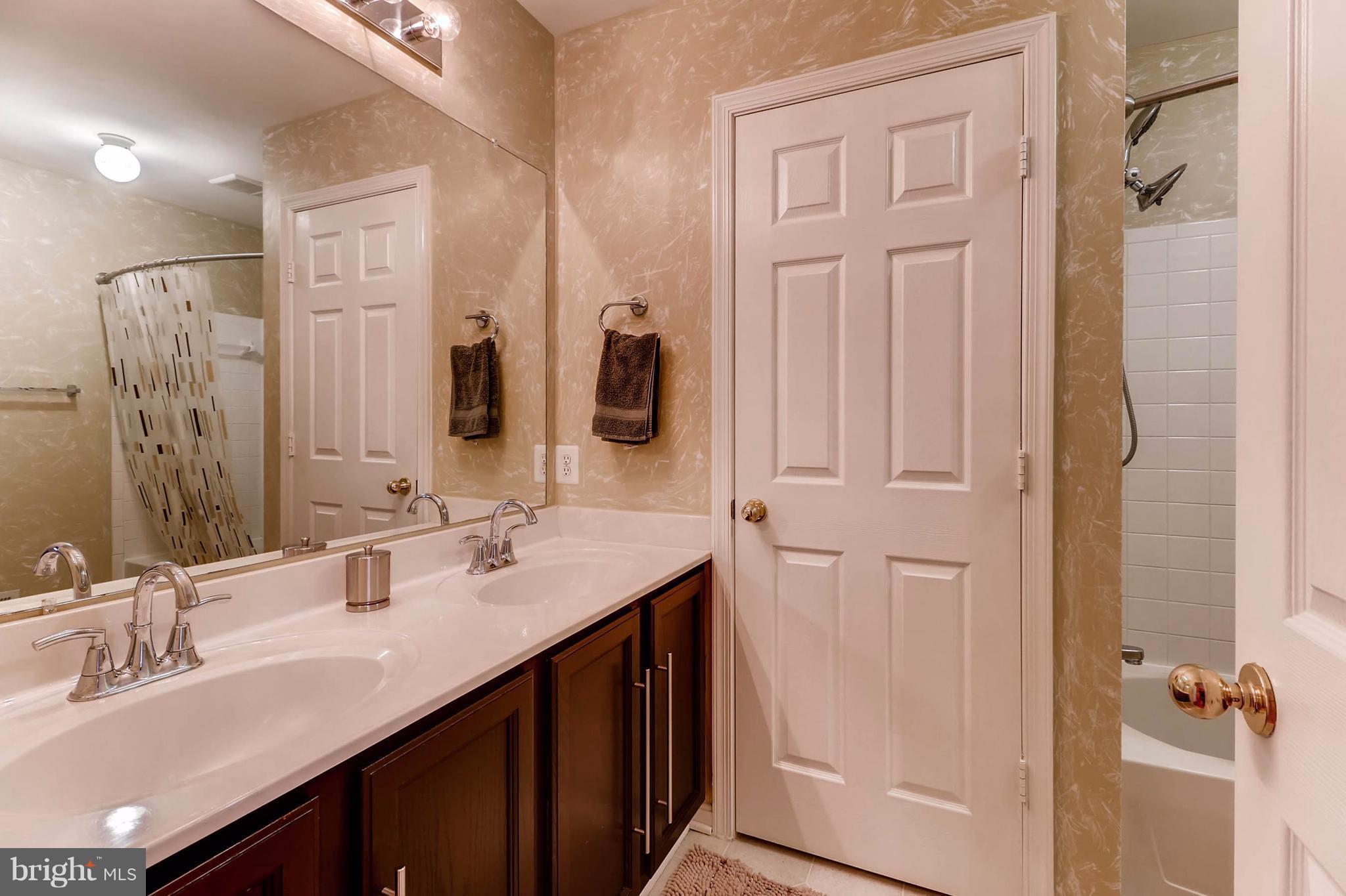 10910 Baskerville Road Reisterstown, MD 21136 - Photo 14 of 24 Bath (Master)