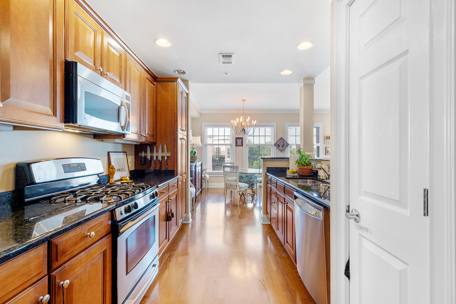 498 Albemarle Road, Unit 509 Charleston, SC 29407 - Photo 7 of 23 498AlbemarleRoad-KeenEyeMarketing-016