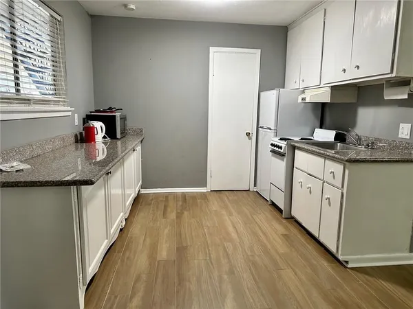 $1,200 | 816 Nashville Avenue, Unit D, New Orleans, LA 70115