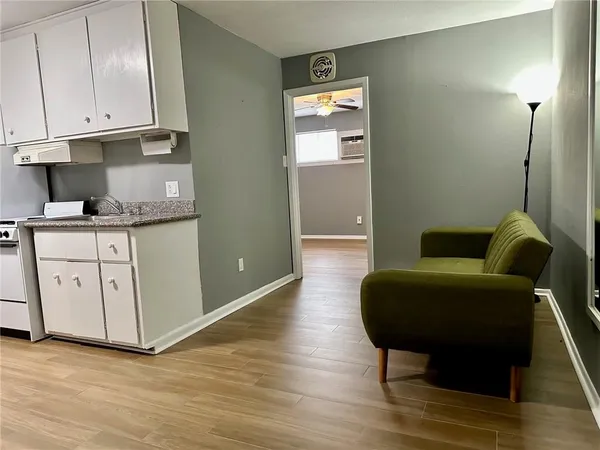 $1,200 | 816 Nashville Avenue, Unit D, New Orleans, LA 70115