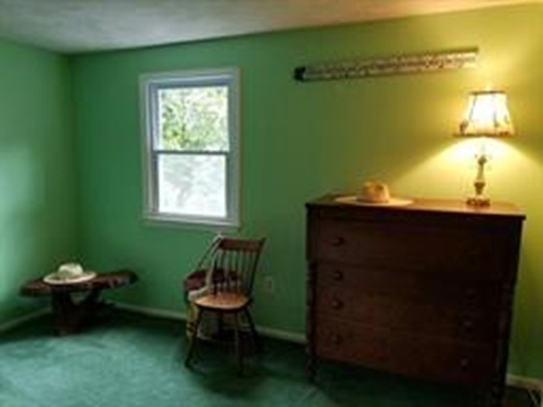 22 Browning Road Shrewsbury, MA 01545 - Photo 10 of 23
