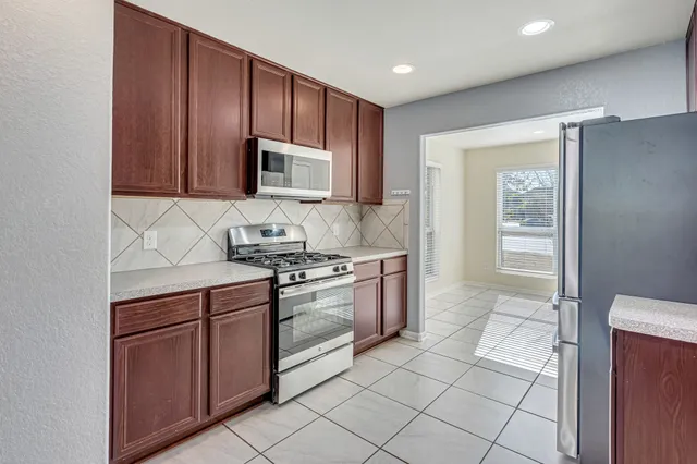 $3,000 | 16707 Lark Bunting Lane, Conroe, TX 77385