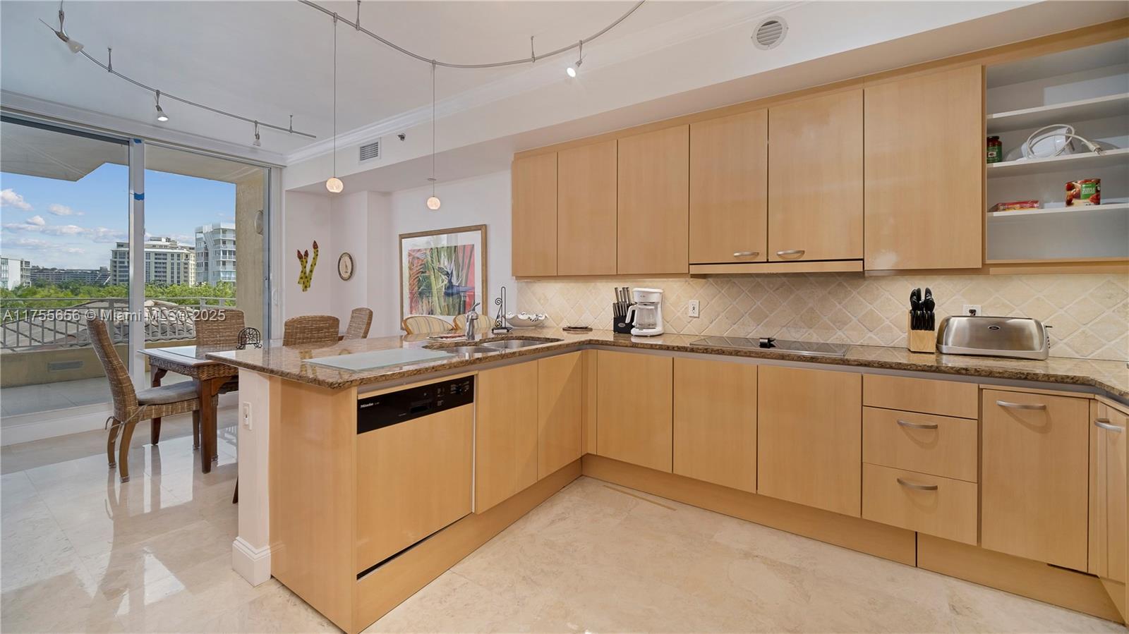 791 Crandon Boulevard, Unit 404 Key Biscayne, FL 33149 - Photo 16 of 46 Kitchen