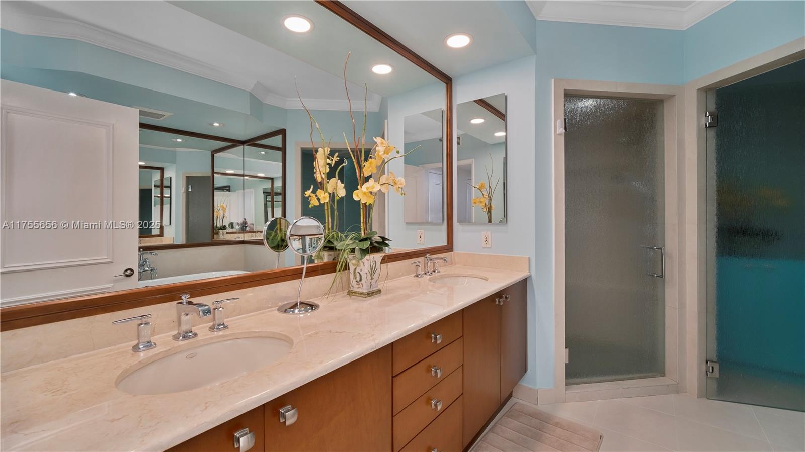 791 Crandon Boulevard, Unit 404 Key Biscayne, FL 33149 - Photo 9 of 46 Master Bathroom