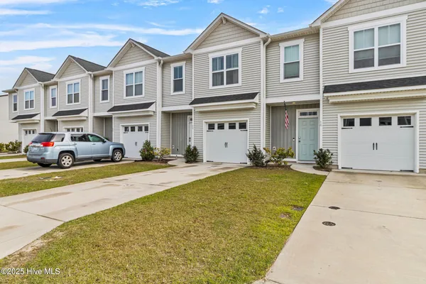 $1,850 | 20 Aspen Road, Hampstead, NC 28443