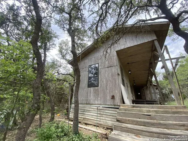 $290,999 | 299 North Loop Drive, Blanco, TX 78606