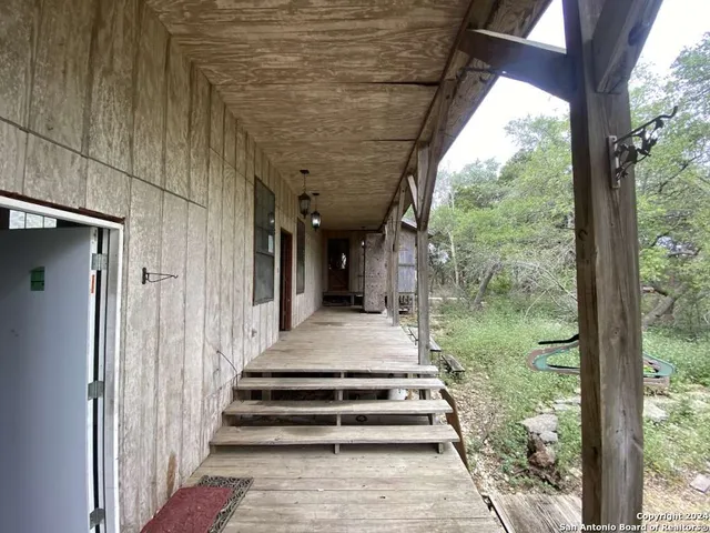 $290,999 | 299 North Loop Drive, Blanco, TX 78606