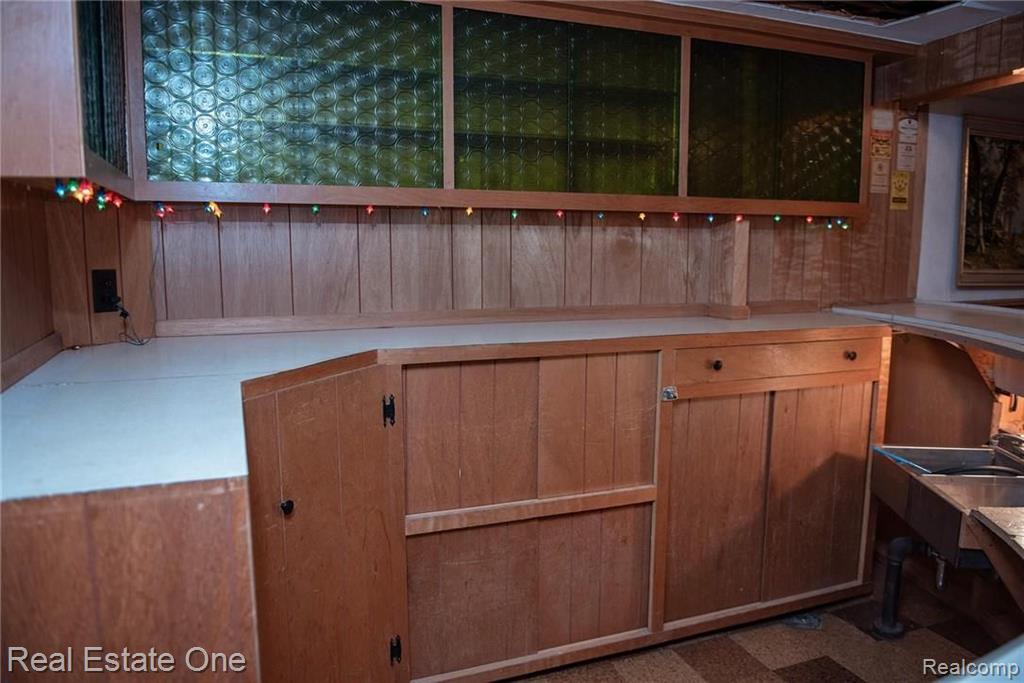 1853 Massoit Road Royal Oak, MI 48073 - Photo 29 of 38