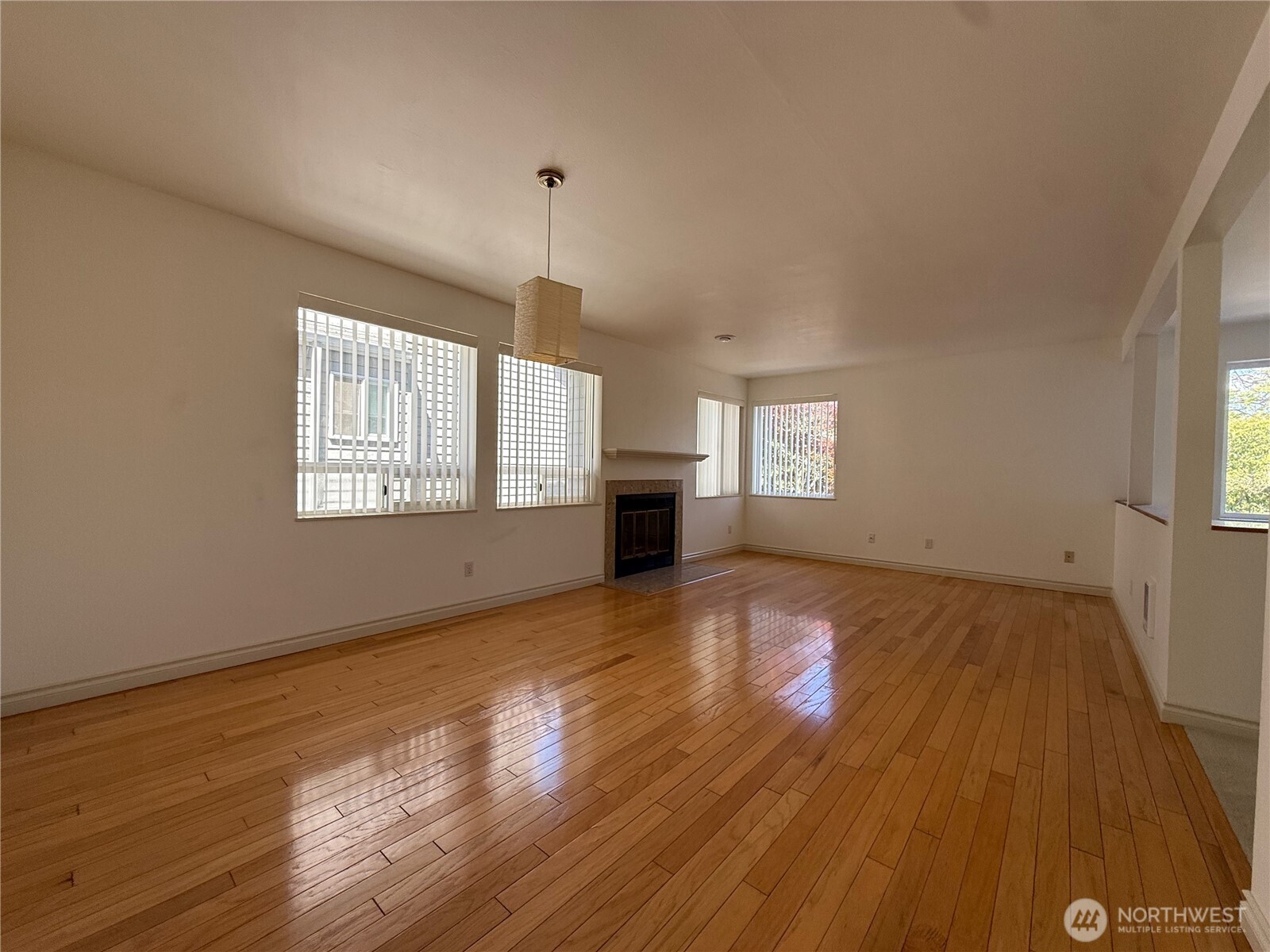 2327 North 65th Street Seattle, WA 98103 - Photo 12 of 30