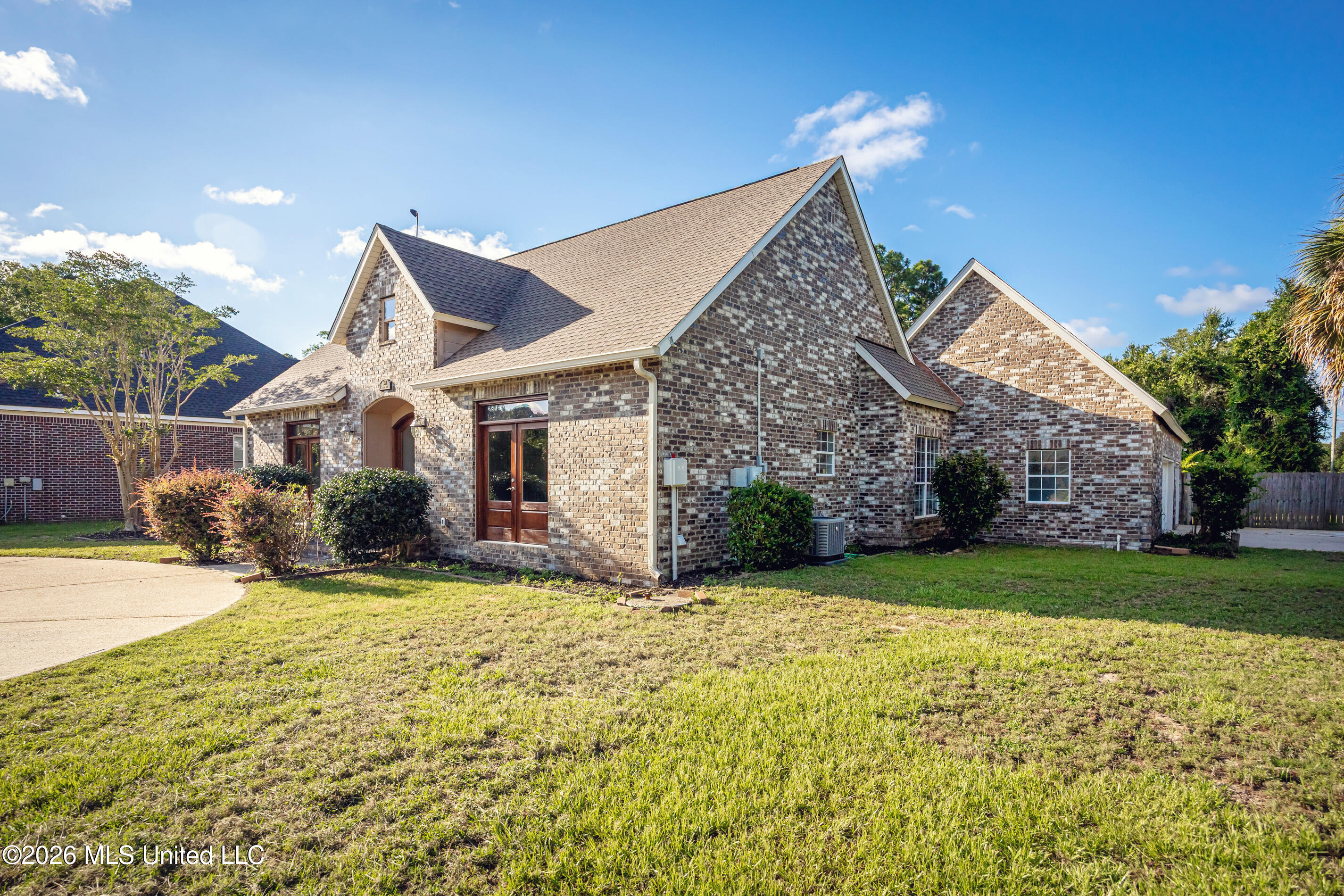 5601 Woody End Road Ocean Springs, MS 39564 - Photo 5 of 86 IMG_2543