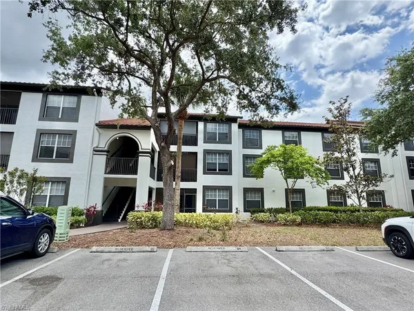 $2,100 | 7925 Preserve Circle, Unit 326, Naples, FL 34119