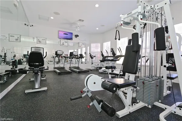 $2,100 | 7925 Preserve Circle, Unit 326, Naples, FL 34119