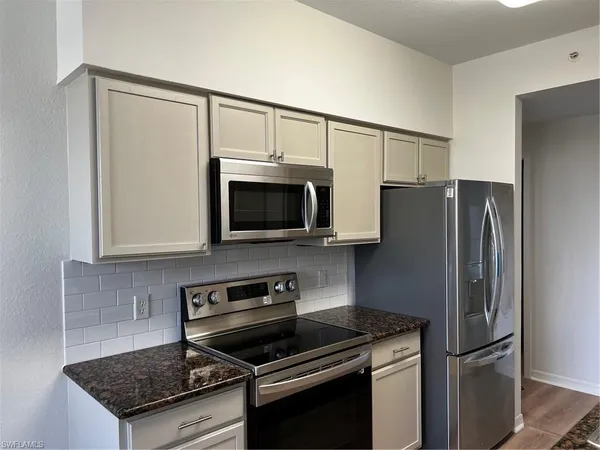 $2,100 | 7925 Preserve Circle, Unit 326, Naples, FL 34119