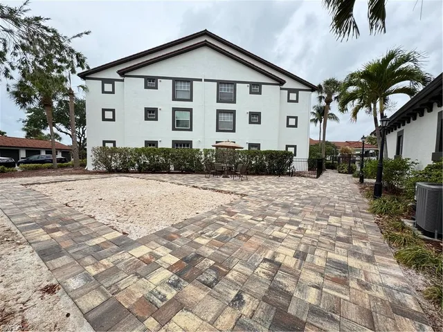 $2,200 | 7925 Preserve Circle, Unit 326, Naples, FL 34119