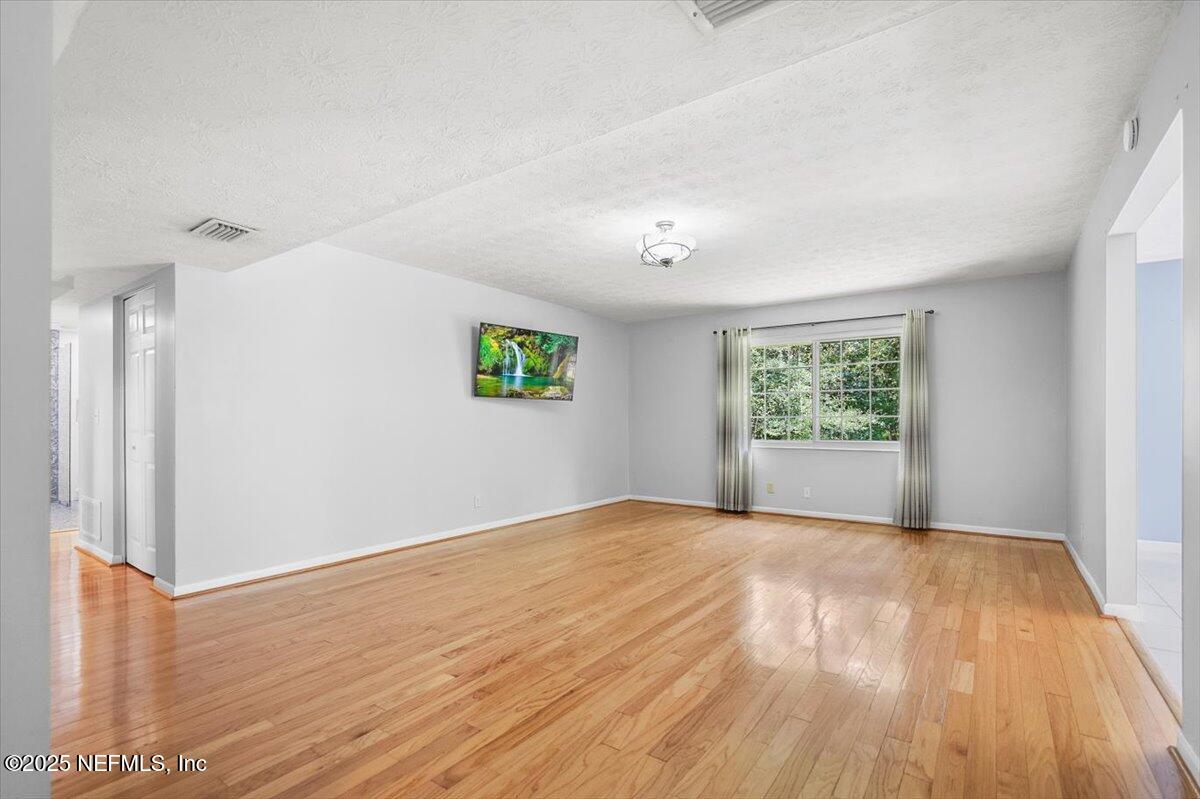 2087 Harvard Street Middleburg, FL 32068 - Photo 8 of 48 Living room