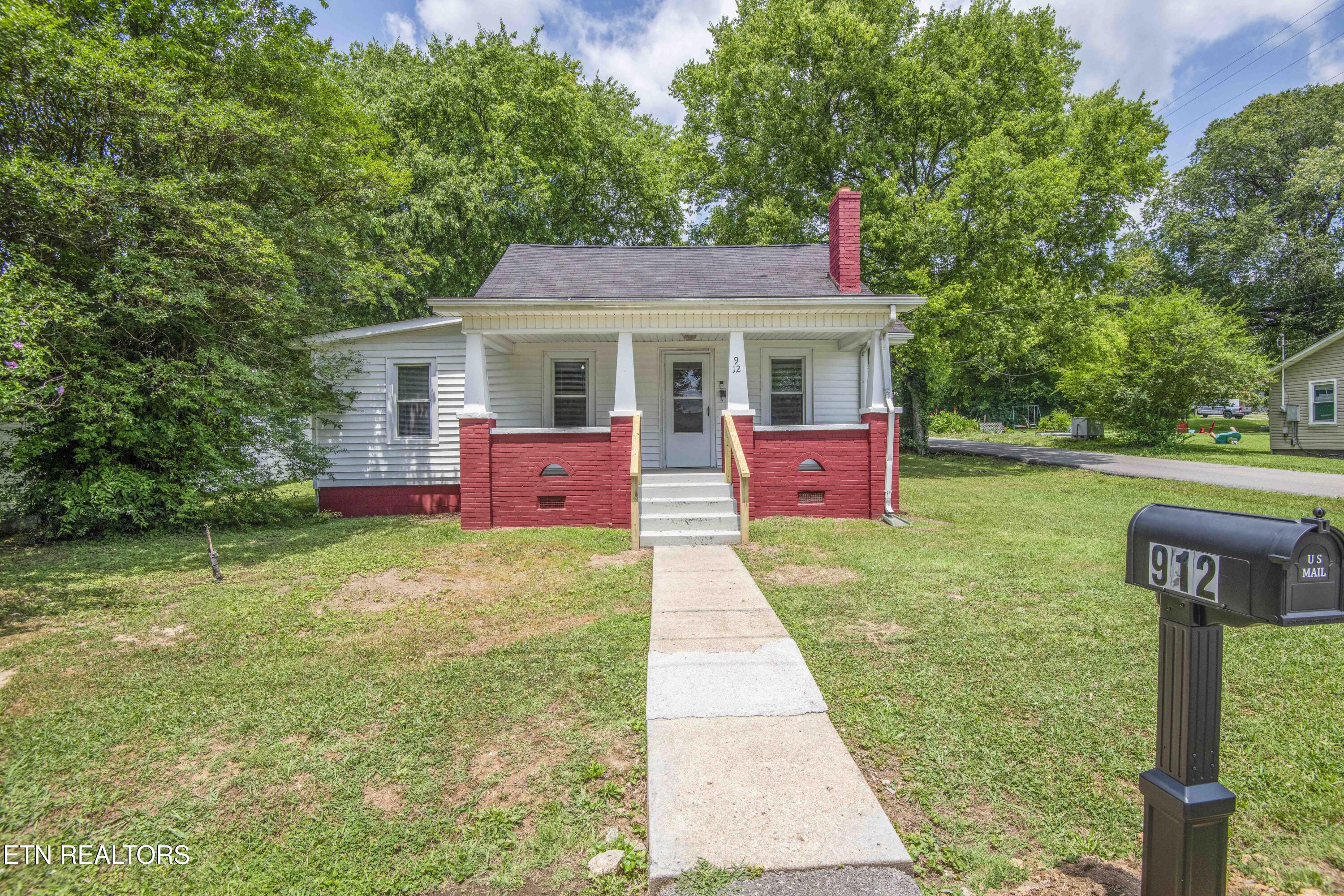 912 Medaris Street Clinton, TN 37716 - Photo 2 of 44 exterior 2_1