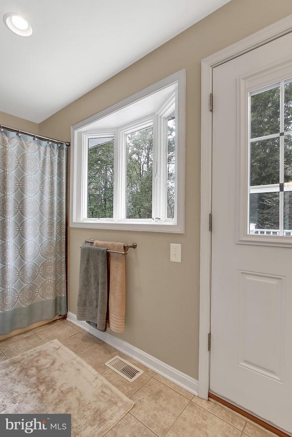 3426 Nottingham Road Westminster, MD 21157 - Photo 20 of 44 Master Bath