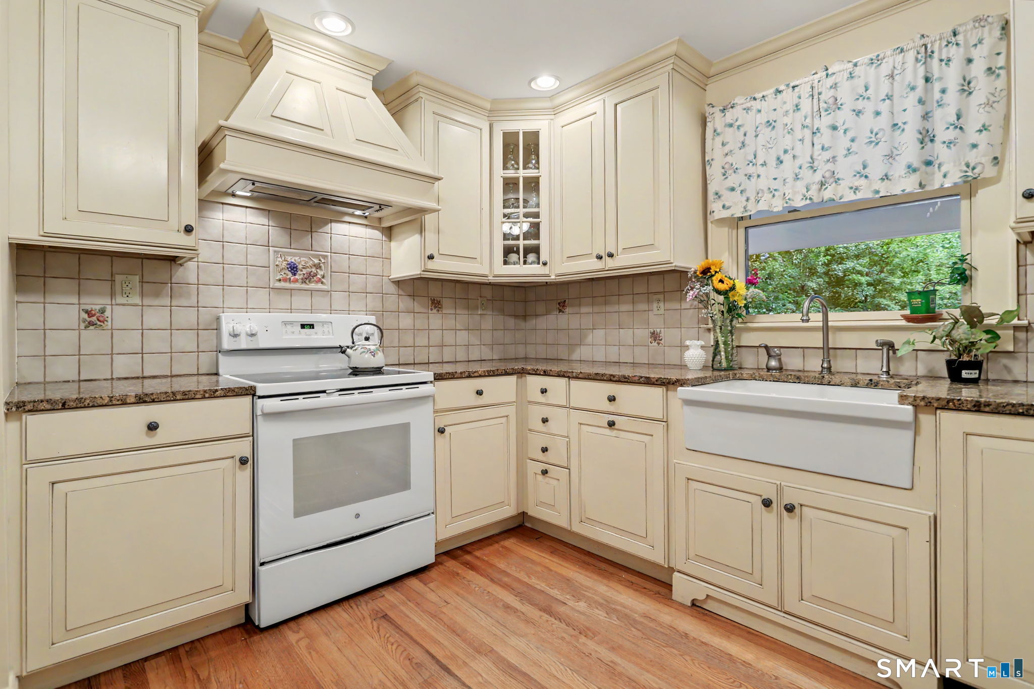 219 Unity Road Trumbull, CT 06611 - Photo 6 of 40 Gallery Image 6