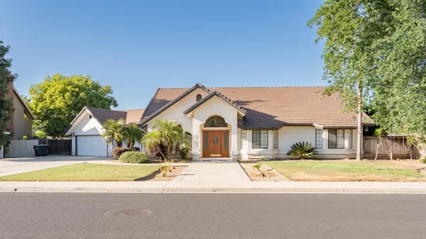 $625,000 | 3714 West Woodside Avenue, Visalia, CA 93291