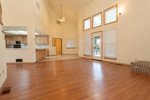 $625,000 | 3714 West Woodside Avenue, Visalia, CA 93291