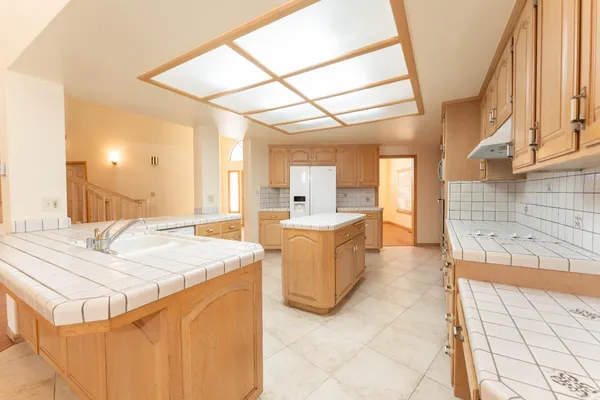 $625,000 | 3714 West Woodside Avenue, Visalia, CA 93291