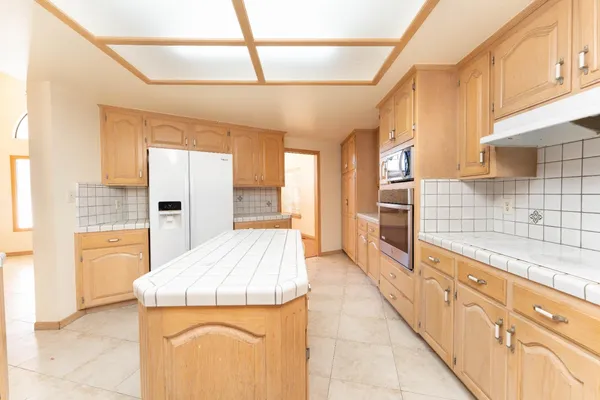 $625,000 | 3714 West Woodside Avenue, Visalia, CA 93291