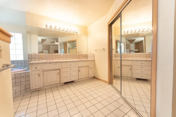 $625,000 | 3714 West Woodside Avenue, Visalia, CA 93291