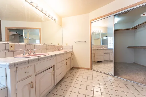 $625,000 | 3714 West Woodside Avenue, Visalia, CA 93291