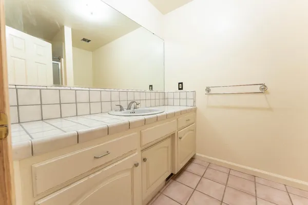 $625,000 | 3714 West Woodside Avenue, Visalia, CA 93291