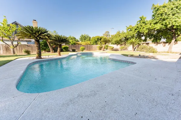 $625,000 | 3714 West Woodside Avenue, Visalia, CA 93291