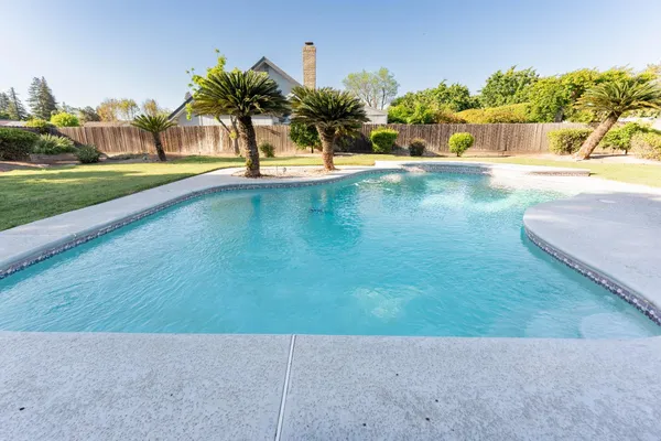 $625,000 | 3714 West Woodside Avenue, Visalia, CA 93291