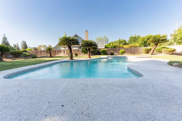 $625,000 | 3714 West Woodside Avenue, Visalia, CA 93291