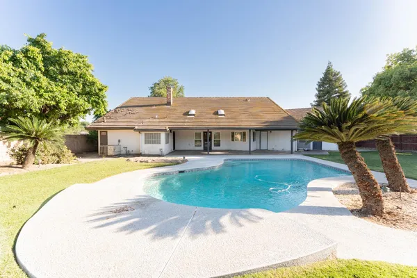 $625,000 | 3714 West Woodside Avenue, Visalia, CA 93291